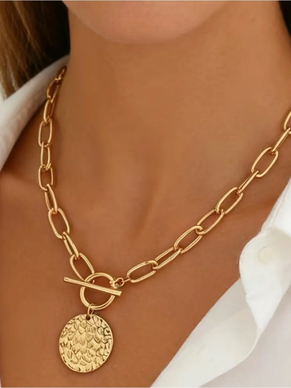 Source Unknown Gold Hammered Disc Toggle Link Necklace